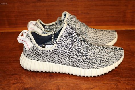 yeezy 350 men.